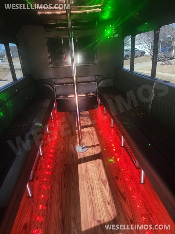 2016 Ford E450 Limo Bus for Sale in Cedar Hill, TX - Photo 2
