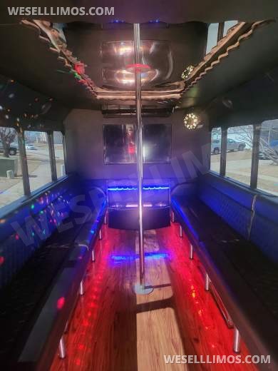 2016 Ford E450 Limo Bus for Sale in Cedar Hill, Texas, US - Photo 4
