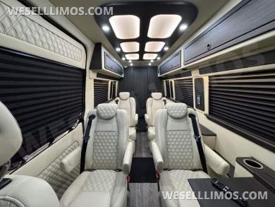 2024 Mercedes-Benz V Cruise Sprinter for Sale in Springfield, Missouri, US - Photo 4