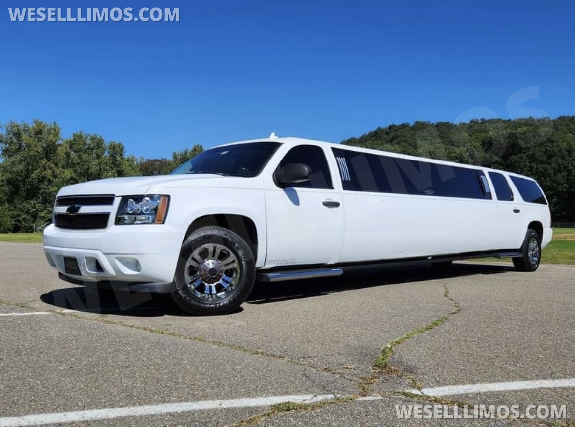 Limousine for sale: 2007 Chevrolet Suburban 33&quot;