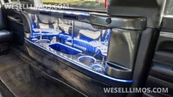 2018 Lincoln MKT 120”Limousine