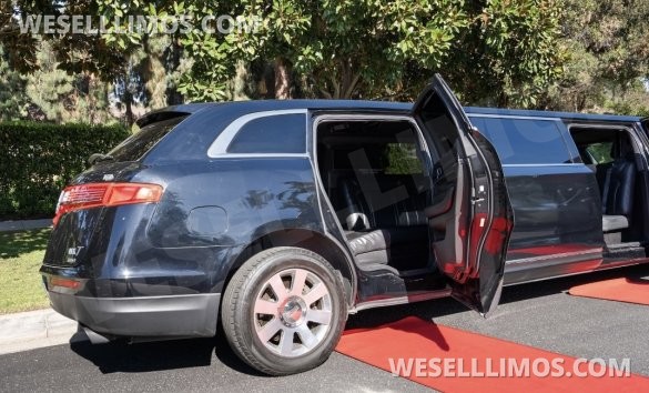 2018 Lincoln MKT 120”Limousine