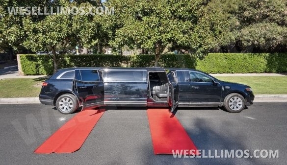 2018 Lincoln MKT 120”Limousine