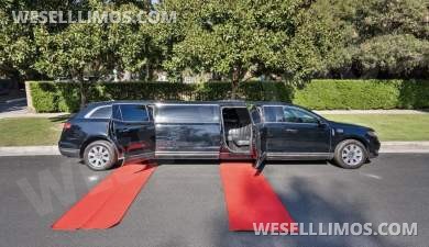 2018 Lincoln MKT 120”Limousine