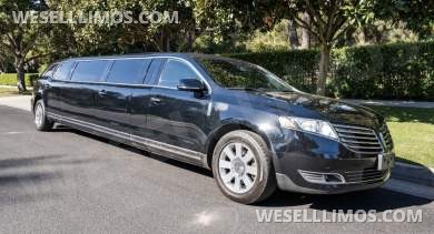 2018 Lincoln MKT 120”Limousine