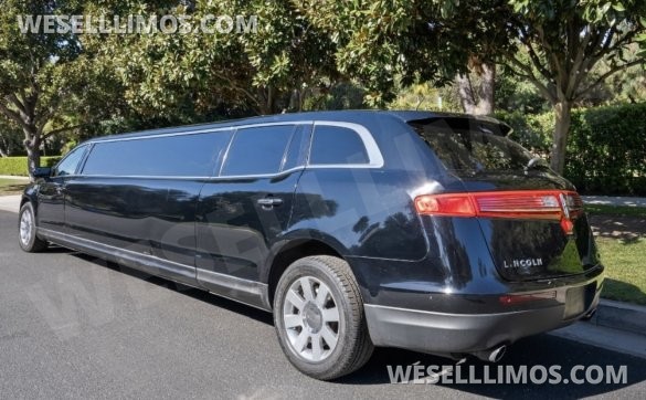 2018 Lincoln MKT 120”Limousine