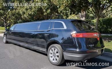 2018 Lincoln MKT 120”Limousine