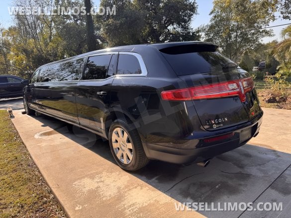 2018 Lincoln MKT 120”Limousine