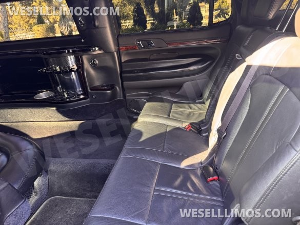 2018 Lincoln MKT 120”Limousine