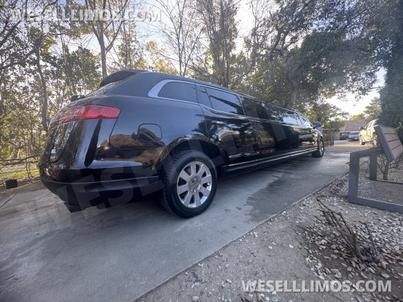 2018 Lincoln MKT 120”Limousine
