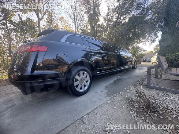 2018 Lincoln MKT 120”Limousine