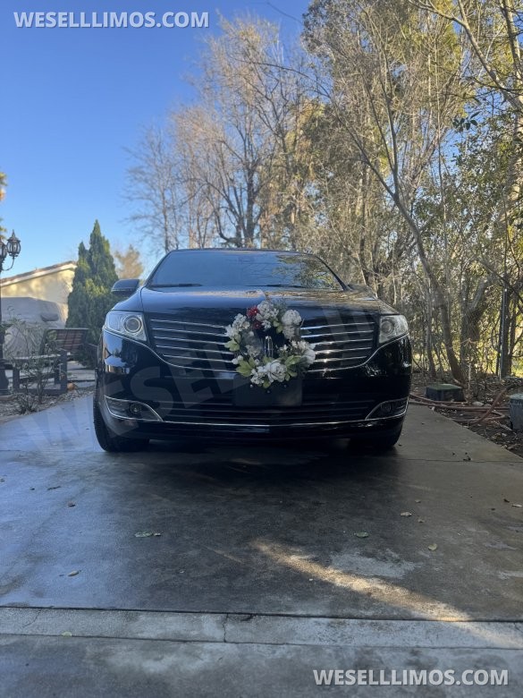 2018 Lincoln MKT 120”Limousine