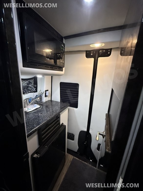 2023 Midwest Mercedes-Benz 3500 4wd 170ext  Sprinter Maybach seating/ solar package