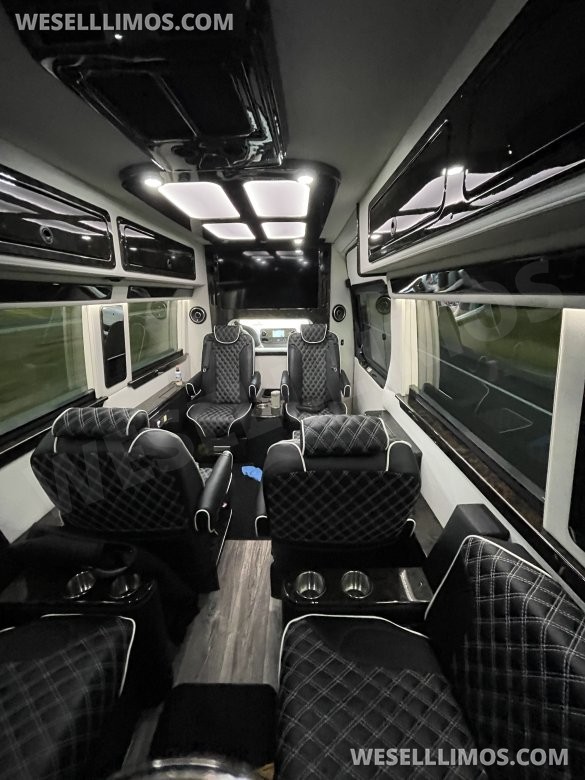 2023 Midwest Mercedes-Benz 3500 4wd 170ext  Sprinter Maybach seating/ solar package
