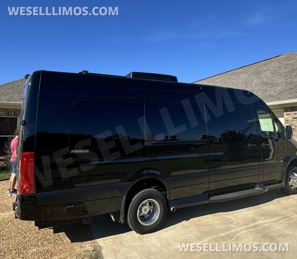 2023 Midwest Mercedes-Benz 3500 4wd 170ext  Sprinter Maybach seating/ solar package