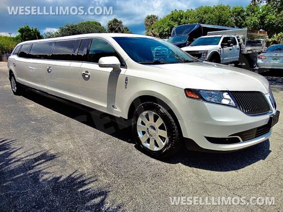 2016 Lincoln MKT Limousine for Sale in Peachtree, GA - Main Photo