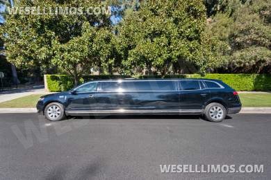 2018 Lincoln MKT Limousine
