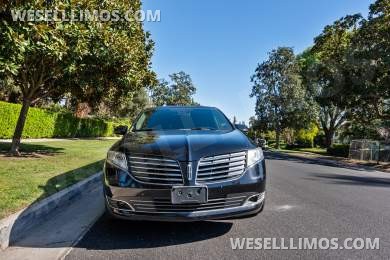 2018 Lincoln MKT Limousine