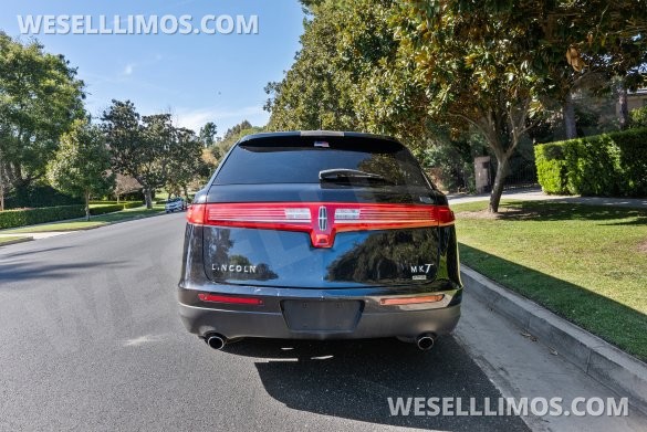 2018 Lincoln MKT Limousine