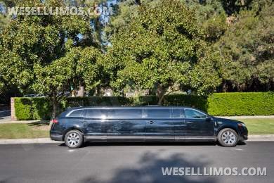 2018 Lincoln MKT Limousine