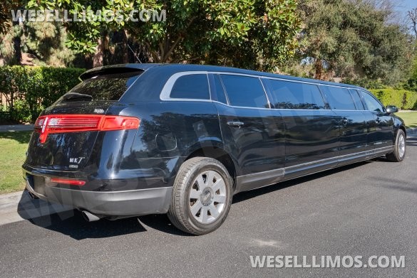 2018 Lincoln MKT Limousine