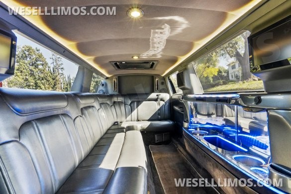 2018 Lincoln MKT Limousine