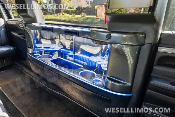 2018 Lincoln MKT Limousine