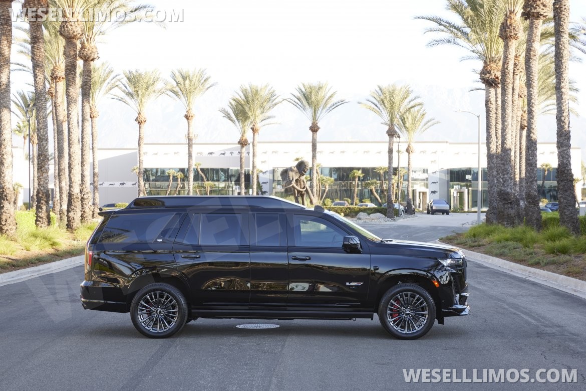 2023 Cadillac Escalade V CEO Armored Level B6 with 22 inch stretch - Photo 2