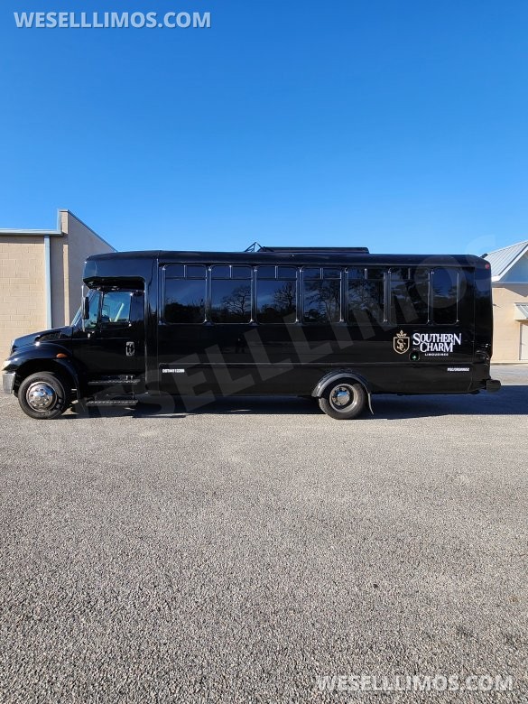 ***Financing Available***2013  International Limousine Bus new build