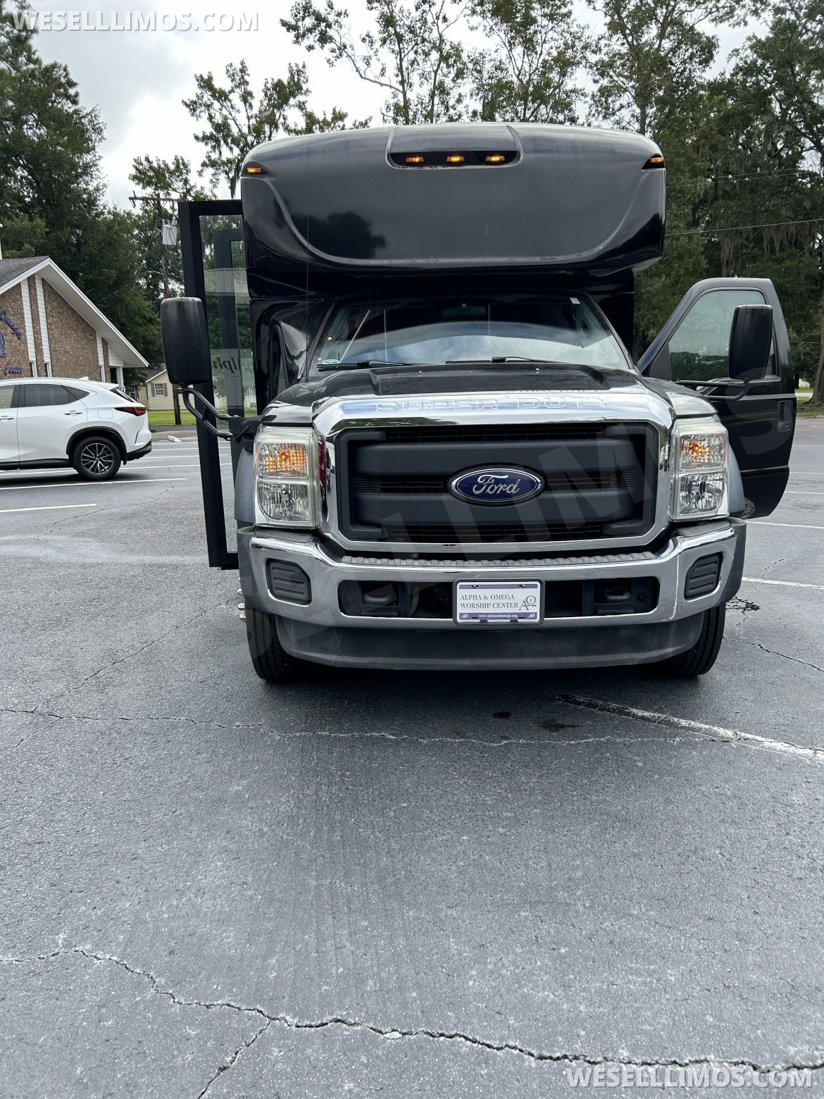 Executive Shuttle for Sale in Garden City, GA - Photo 2