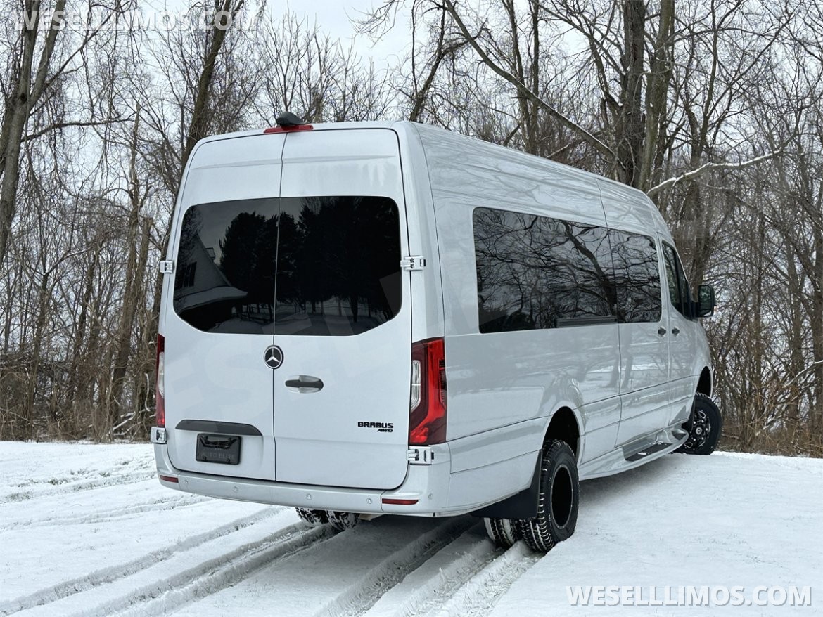 2023 15 Passenger AWD Road Liner 747 Massive 3 Story Trunk Auto Elite Mercedes-Benz Sprinter - Photo 3