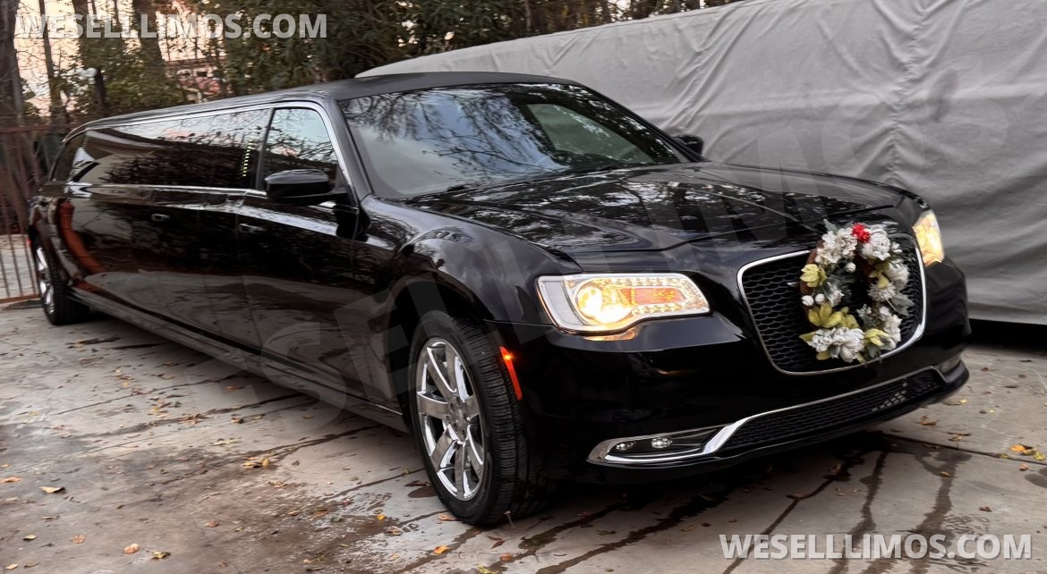 Limousine for sale: 2018 Chrysler 300