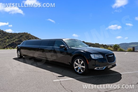 2020 Chrysler limousine