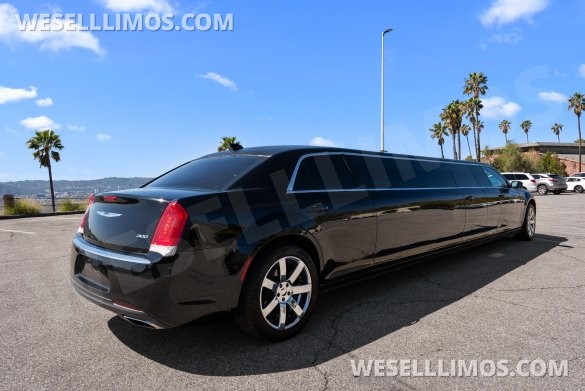 2020 Chrysler limousine