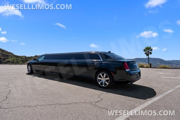 2020 Chrysler limousine