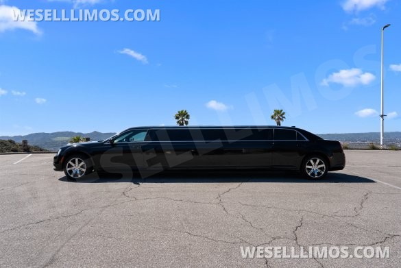 2020 Chrysler limousine