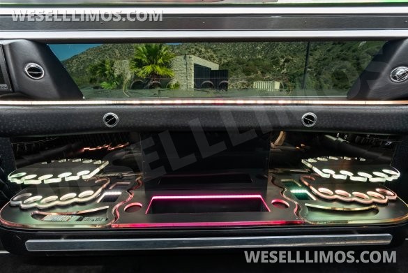 2020 Chrysler limousine
