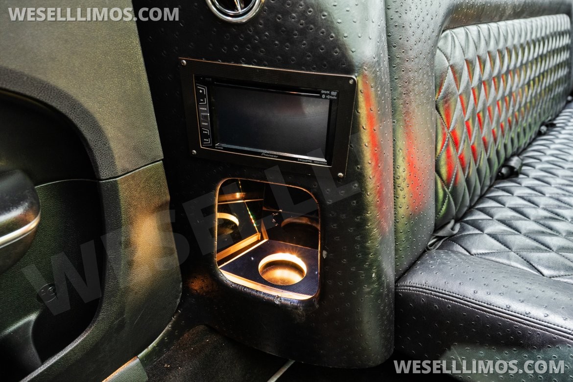 Photo of Limousine for sale: 2020 Chrysler 300