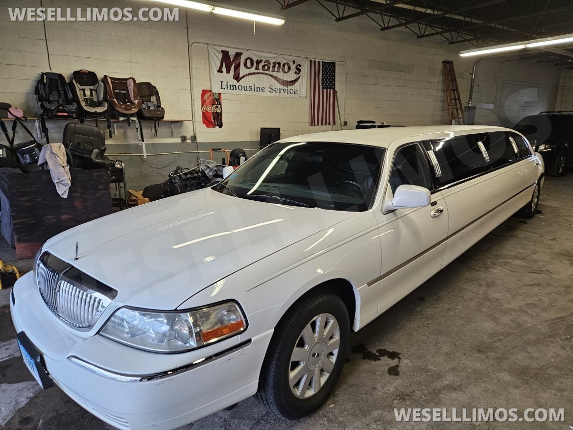 Limousine for sale: 2005 Lincoln Town car 30&quot; by Dabryan