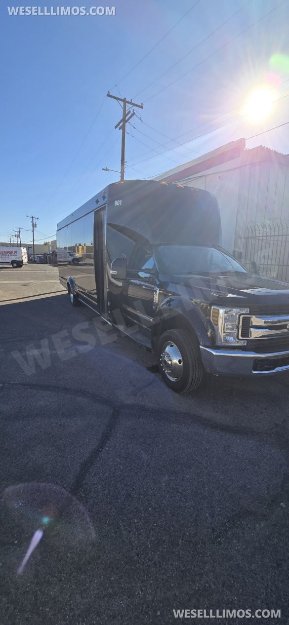 2018 Tiffany Coachbuilders Ford F550 Shuttle Bus