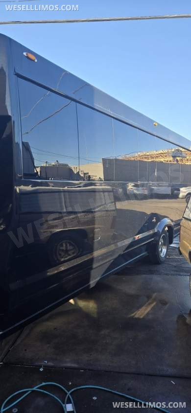 2018 Tiffany Coachbuilders Ford F550 Shuttle Bus
