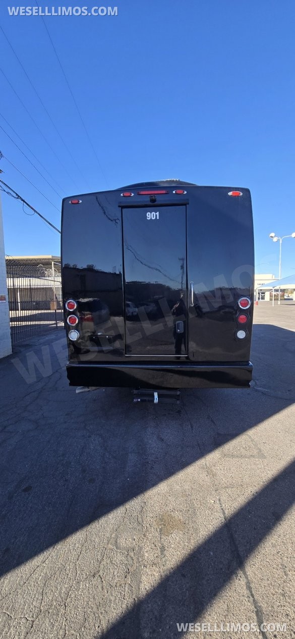 2018 Tiffany Coachbuilders Ford F550 Shuttle Bus