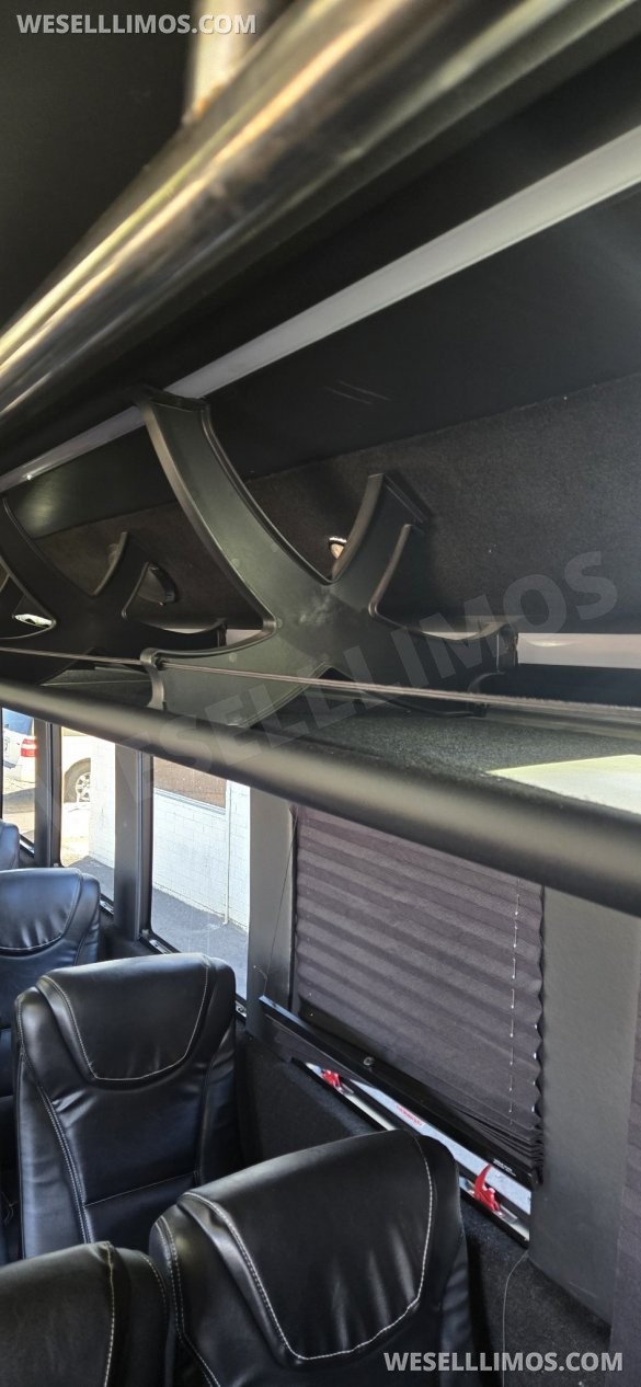 2018 Tiffany Coachbuilders Ford F550 Shuttle Bus