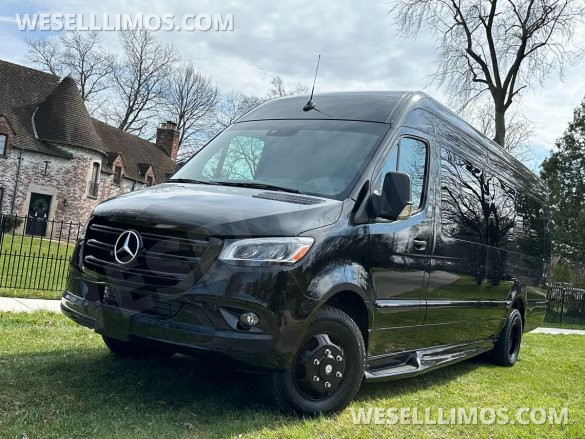 2024 15 Passenger Massive Trunk Road Liner 747 Auto Elite Mercedes-Benz Sprinter