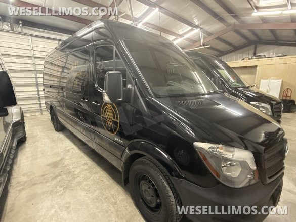 2016 Mercedes-Benz Sprinter 2500 Sprinter for Sale in Fredericksburg, TX - Photo 2