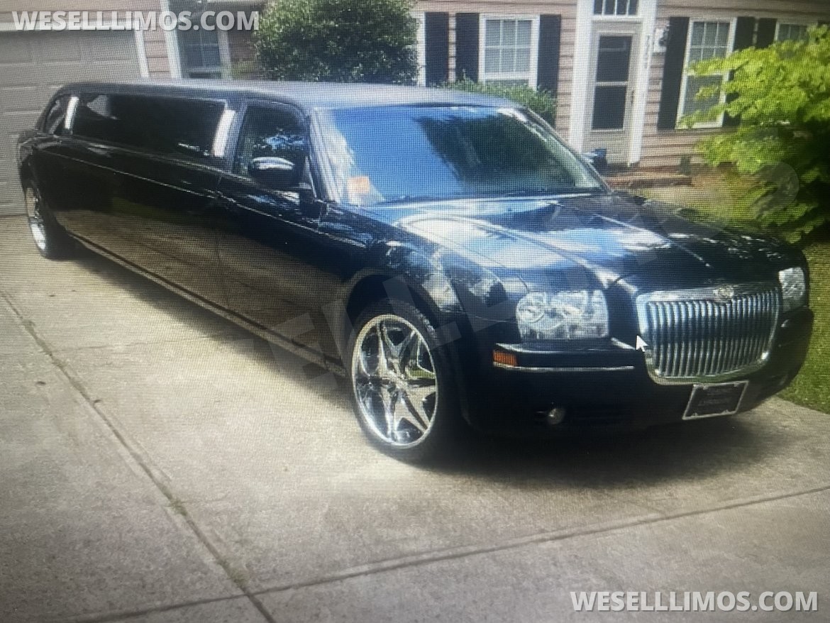 Limousine for sale: 2006 Chrysler 300 120&quot;