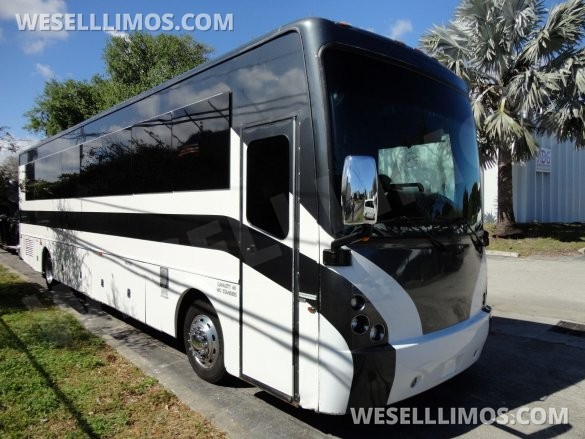 2012 CT Coachworks  Freightliner XCR 41 Super Cruiser Limo Bus