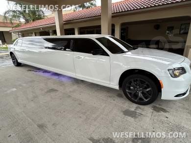 2023 Pinnacle  Chrysler 300  stretch Limousine