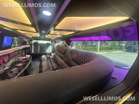 2023 Pinnacle  Chrysler 300  stretch Limousine