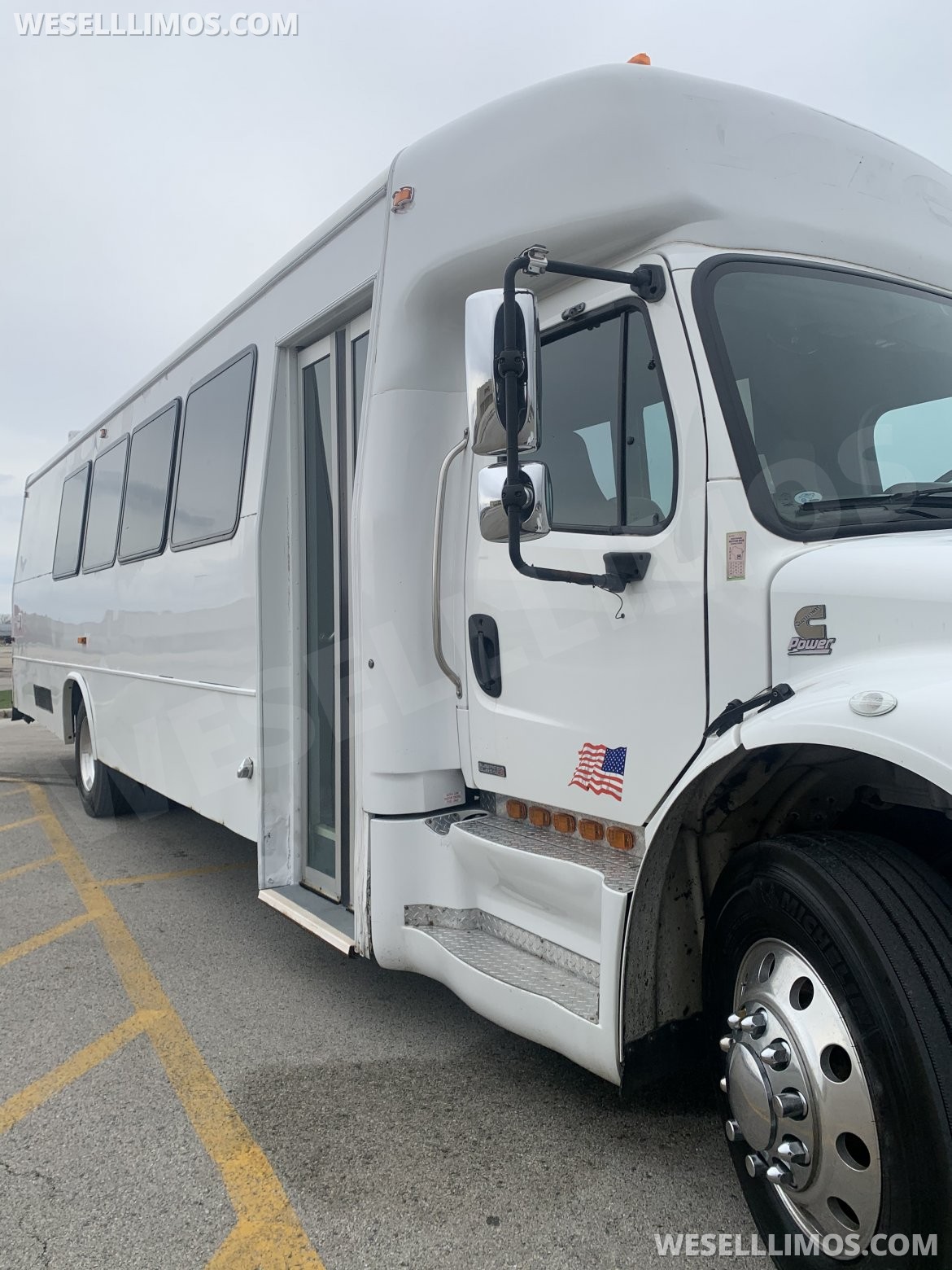 Photo of Executive Shuttle for sale: 2009 Freightliner Shuttle Bus M2 by Freightliner